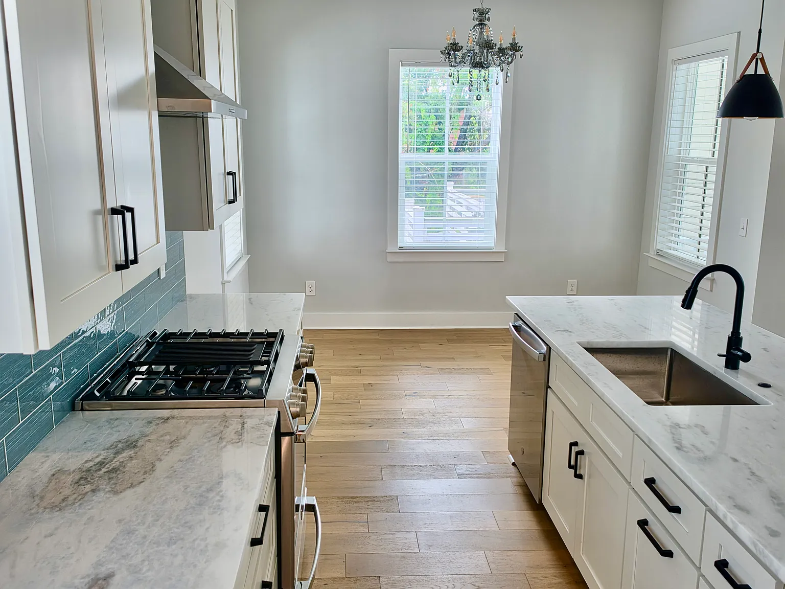 3 bed, 2.5 bath, 1508 sqft, $5,000 — Photo 3