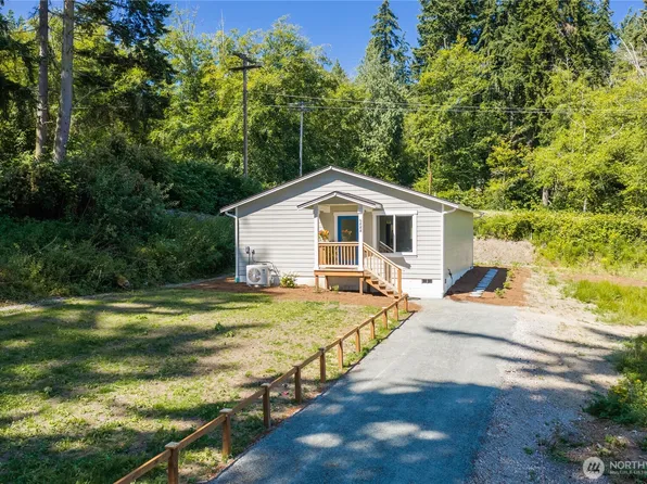 6888 Helena Street, Clinton, WA 98236