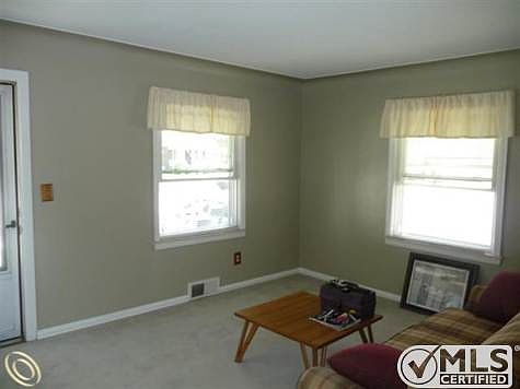 flint living rm.jpg