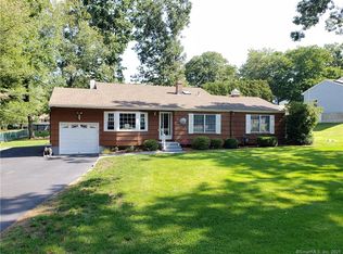 759 Old Colchester Rd, Uncasville, CT 06382