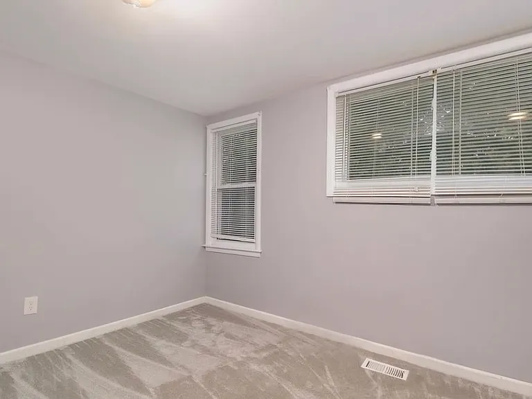 20954 Rensselaer St — Photo 14