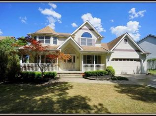 2 Meadow Spring Ct, East Amherst, NY 14051