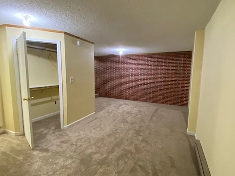 1603 W Koch St — Photo 18