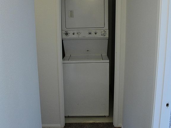 5th image of 303 SE 5th Ave