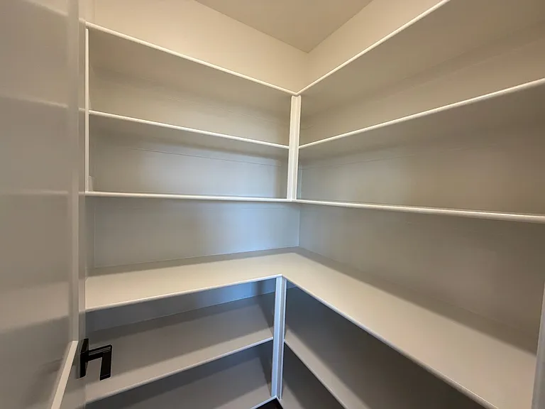 589 E Hemsworth Ln — Photo 12
