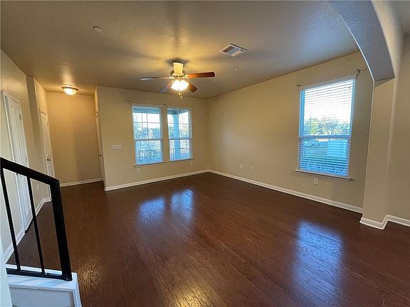 5th image of 808 Lost Pines Ln