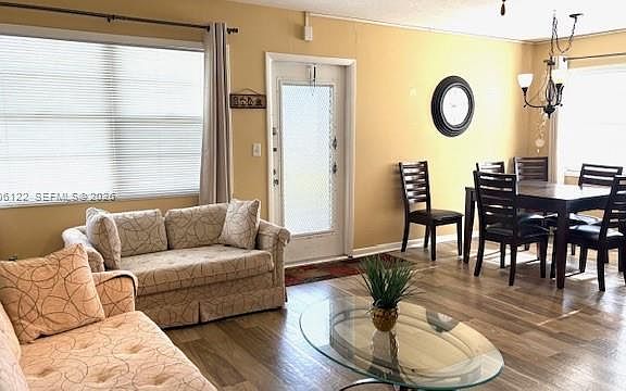 5th image of 1044 Harwood #D