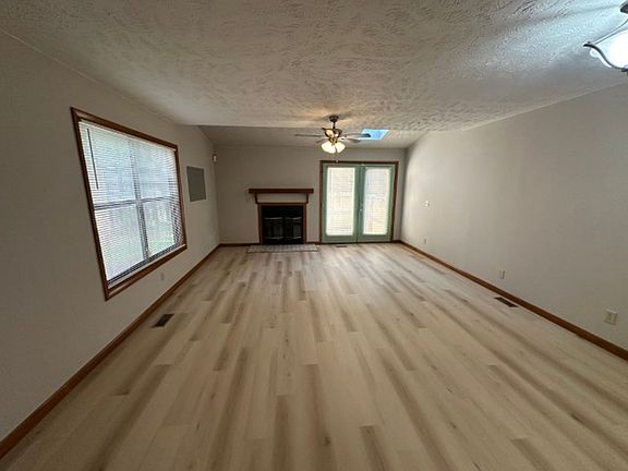 5th image of 1160 Windham Ct