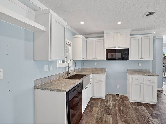 5th image of 12415 Thonotosassa Rd #101