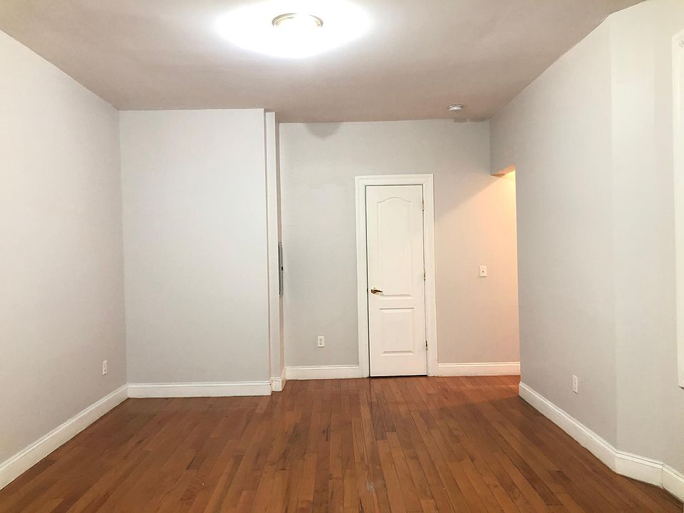 2nd image of 167 Manhattan Ave #2D