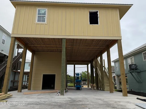 4090 Victoria St, Bay Saint Louis, MS 39520