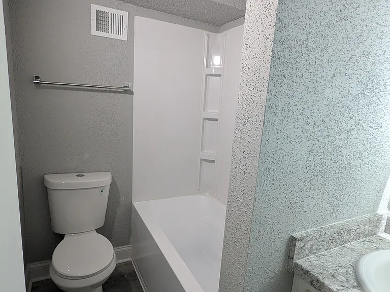 Campus View Apartments — Photo 30