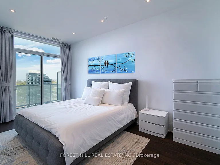 101 Erskine Ave #Penthouse 12 — Photo 10