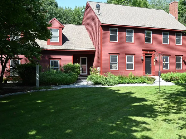 31 Village Woods Circle, Gorham, ME 04038