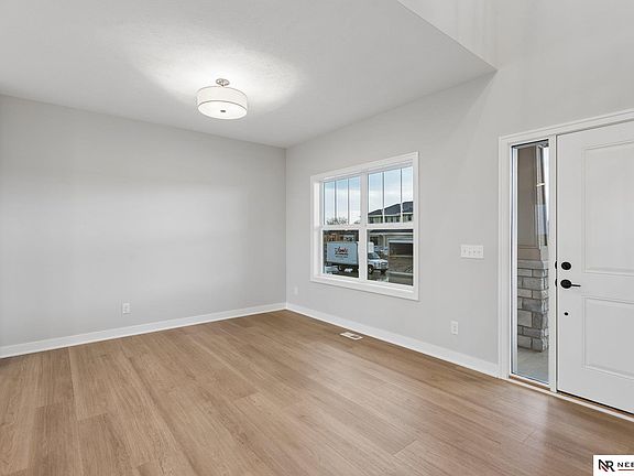 4th image of 8614 Legacy St