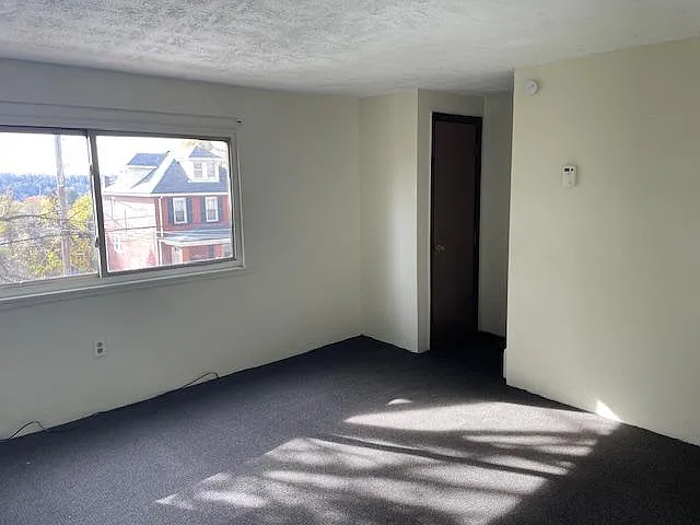 2711 Woodstock Ave — Photo 3