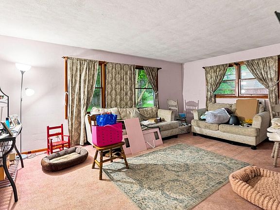 5th image of 3121 Windsor LANE