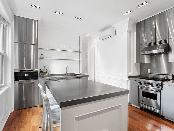 2nd image of 139 E 30th St APT 6C