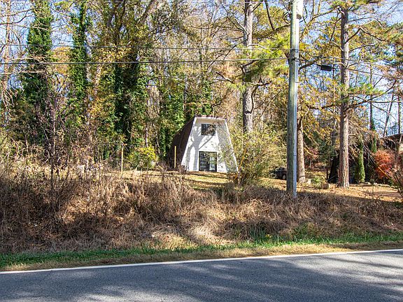 2nd image of 180 Nowhere Rd