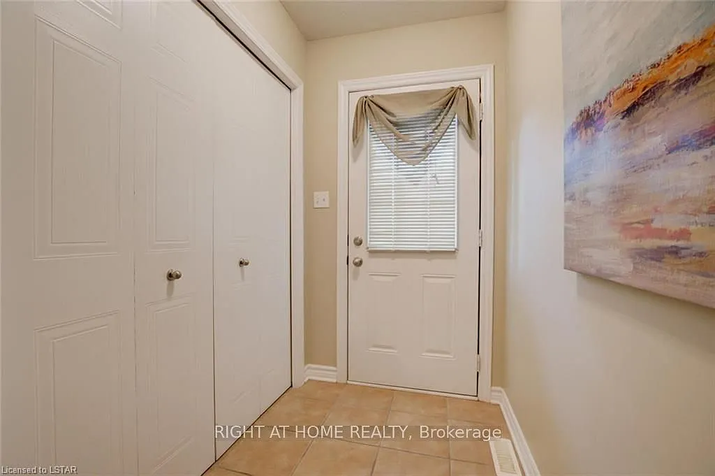 1059 Whetherfield St — Photo 2
