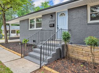 2207 McBain Dr, Fayetteville, NC 28305