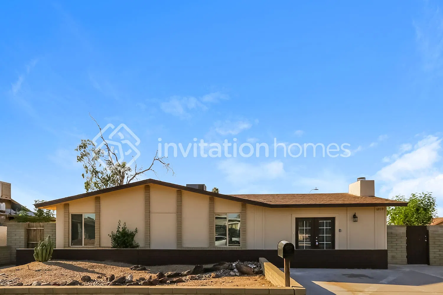 6939 W San Miguel Ave Glendale, AZ 85303 — Photo 1