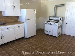 51 Wood Ave APT 2R, Woonsocket, RI 02895
