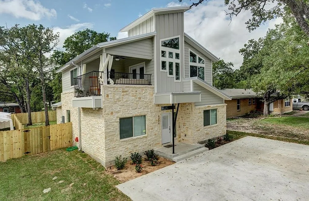 5 bed, 4.5 bath, 2142 sqft, $2,900 — Photo 3