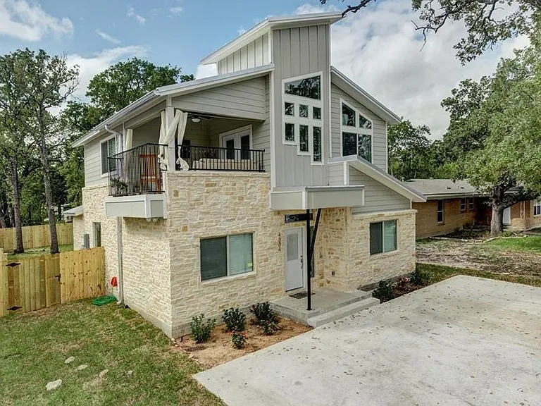 4308 Oaklawn St — Photo 3