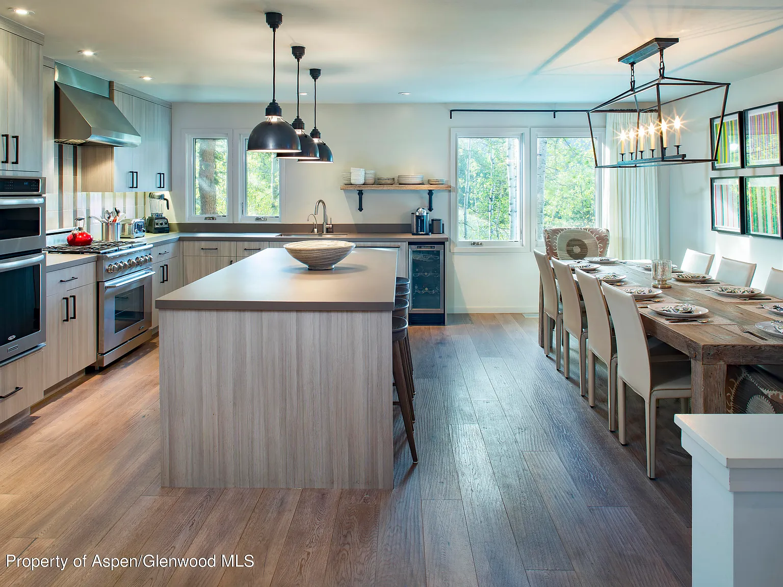 6 bed, 6.5 bath, 6045 sqft, $50,000 — Photo 3