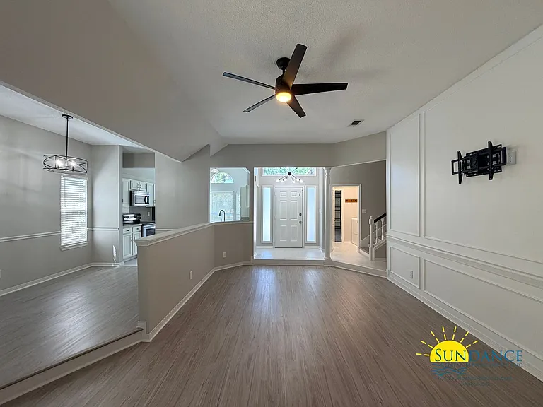 1897 Turnberry Ct — Photo 3