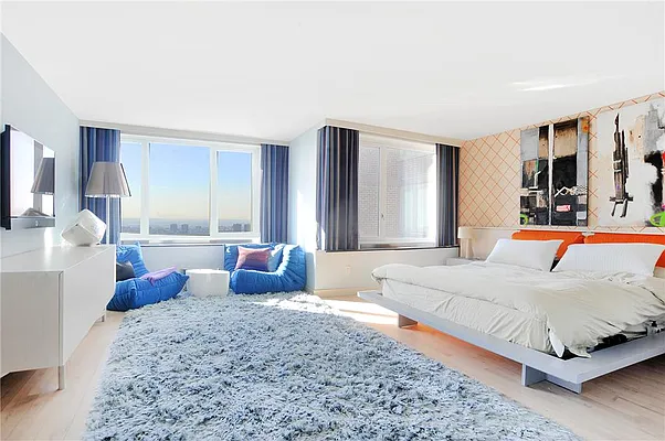 Rented by R New York | media 41