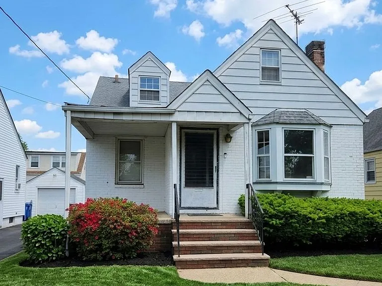 806 Lindegar St — Photo 1