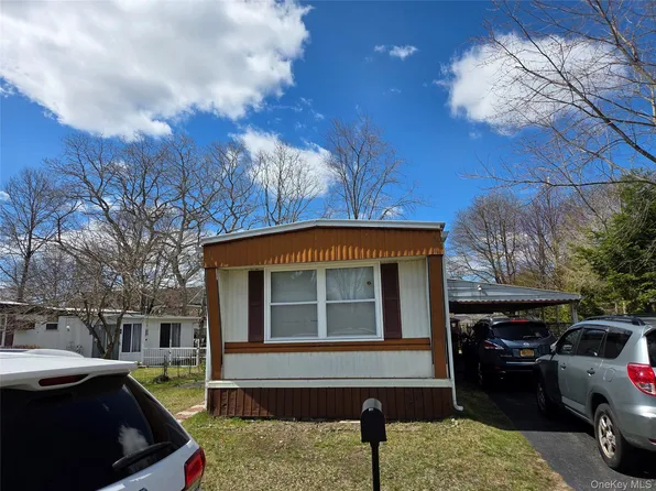 22 Buttercup Drive, Bohemia, NY 11716