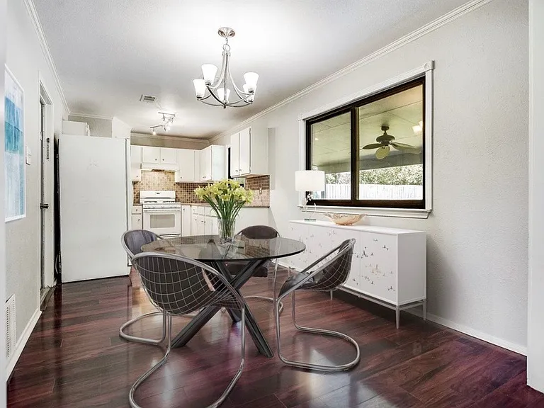 7700 Wakefield Dr — Photo 3