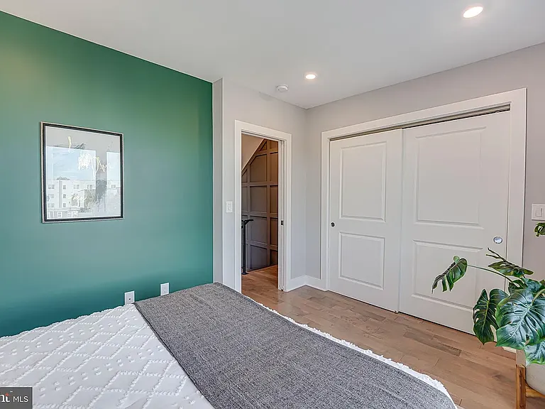 1609 Holbrook St NE #4 — Photo 15