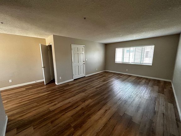4th image of 10782 Walnut St #10786