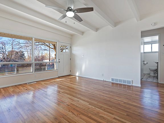 5th image of 2719 S Melbourne St #1