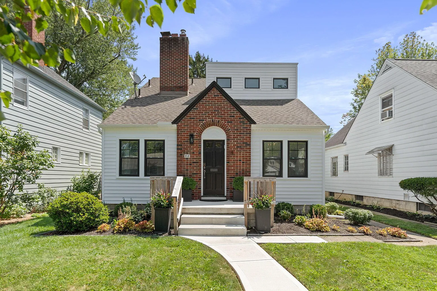 818 Chelsea Ave photo 1