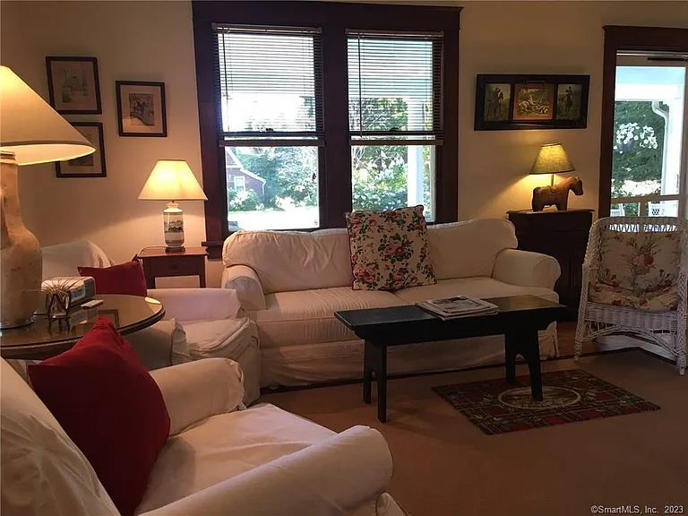 14 New Preston Hill Rd — Photo 4