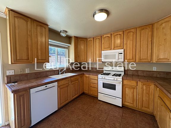 4th image of 5270 Bonnie Lou Ln