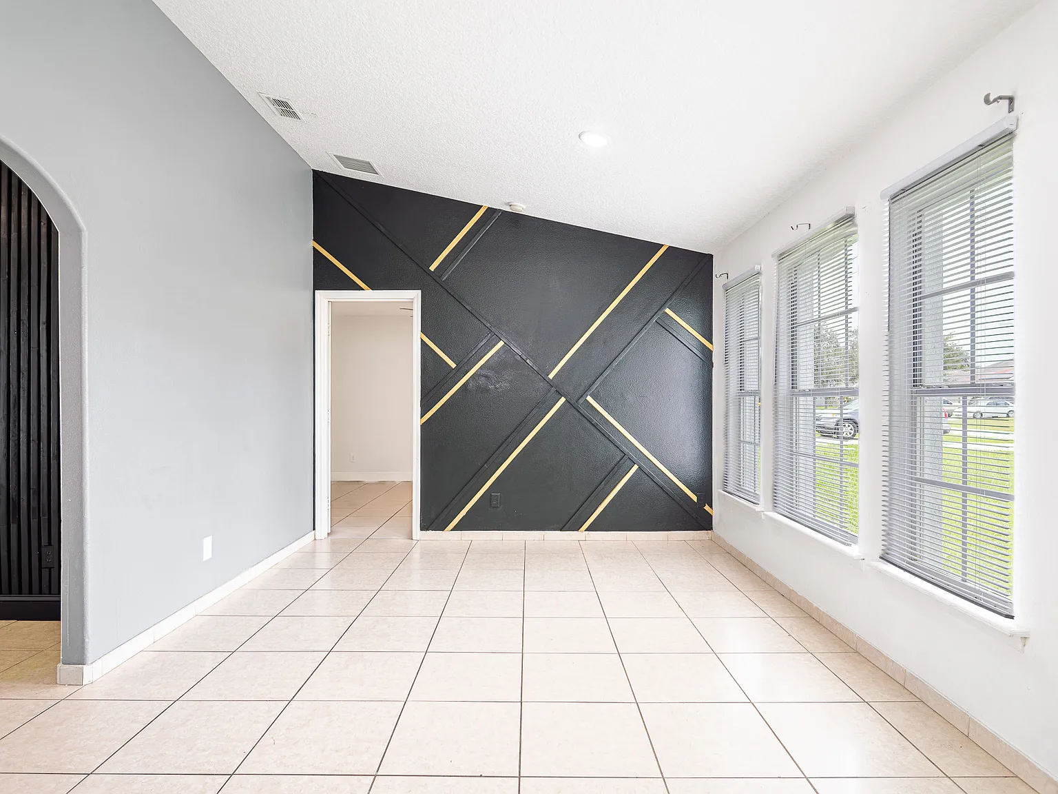 3 bed, 1485 sqft, $1,800 — Photo 4