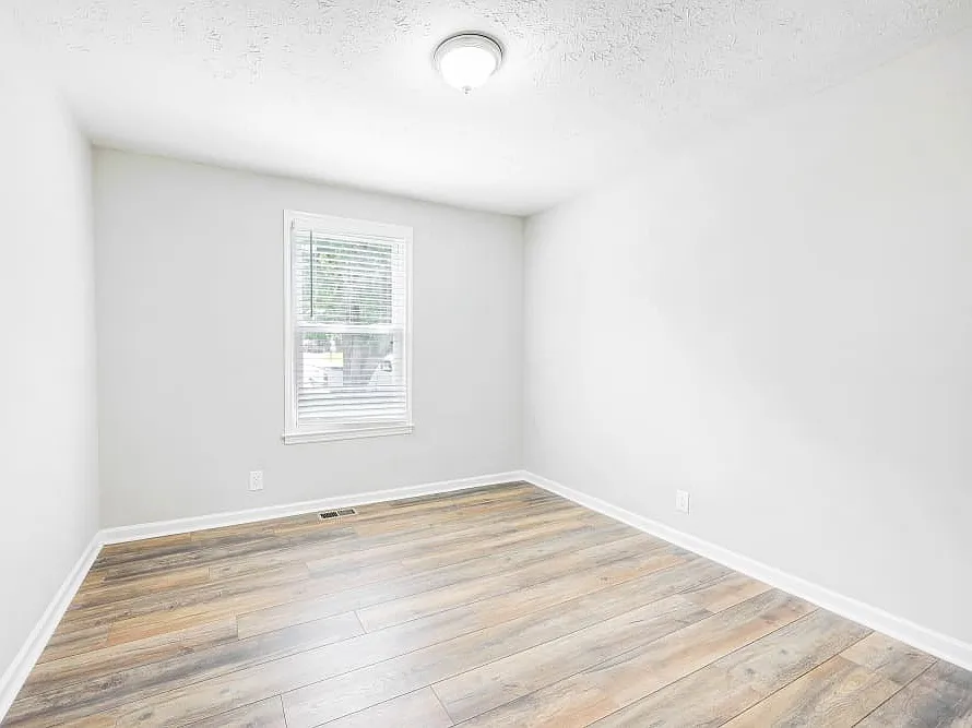 3 bed, 2064 sqft, $1,370 — Photo 3