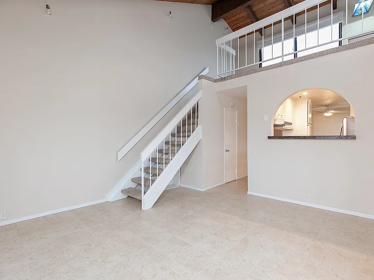 1225 Pacific Beach Dr — Photo 3