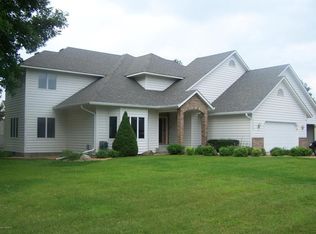 1135 Hidden Pl NE, Owatonna, MN 55060