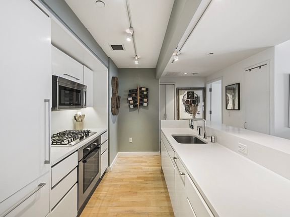 3rd image of 50 Franklin St APT 10E
