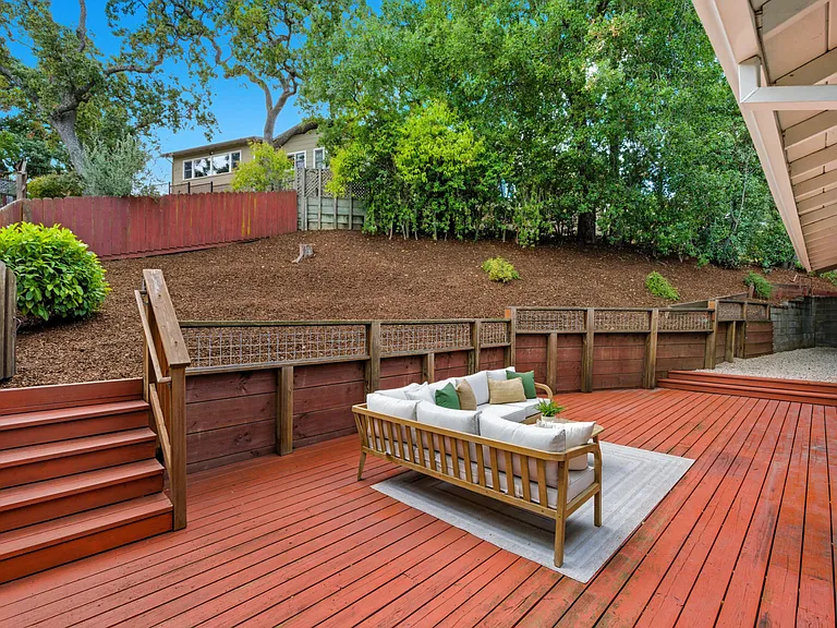 2316 Cheshire Way — Photo 6