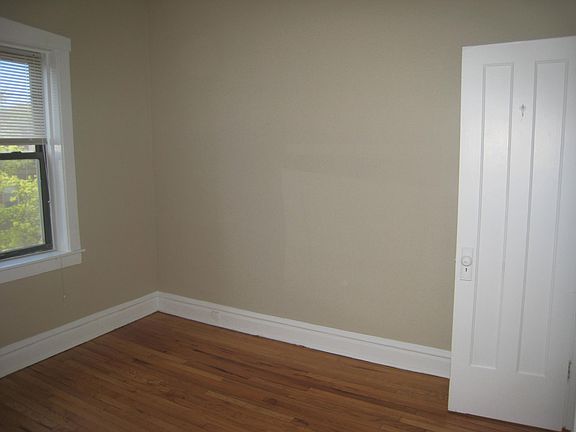 4th image of 3821 W Wrightwood Ave