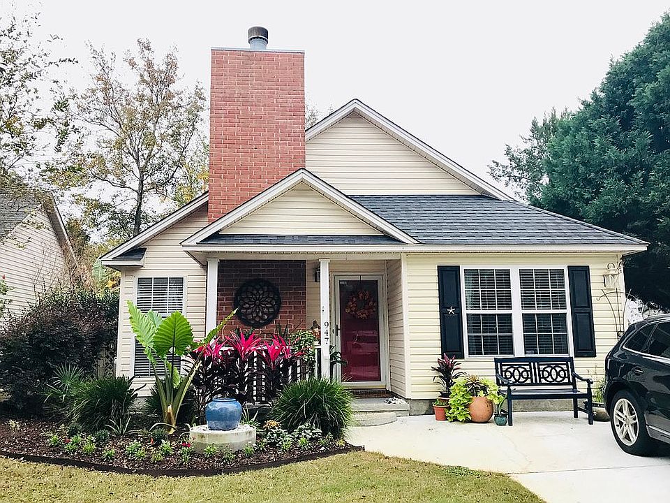 947 Provincial Circle