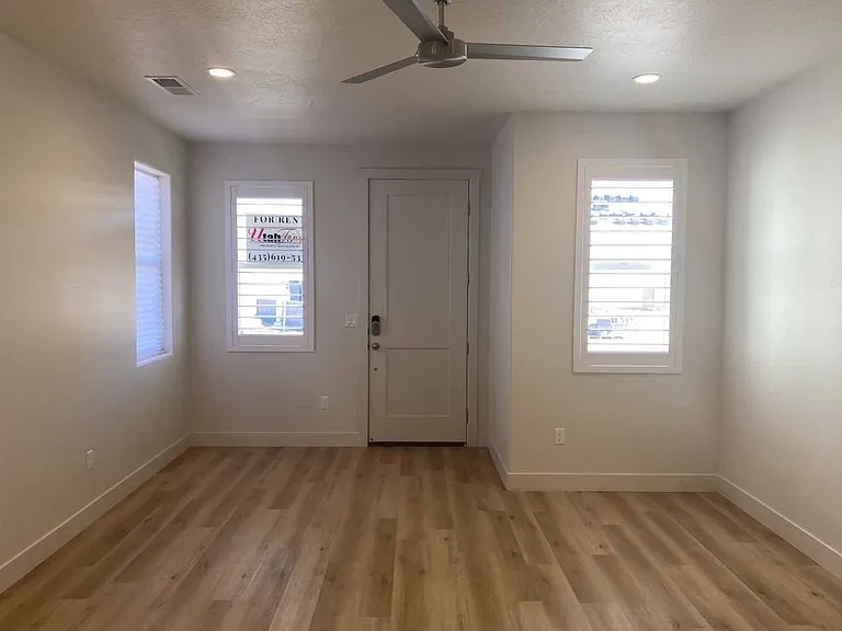 Bedford 3973 S Bedford Place — Photo 5
